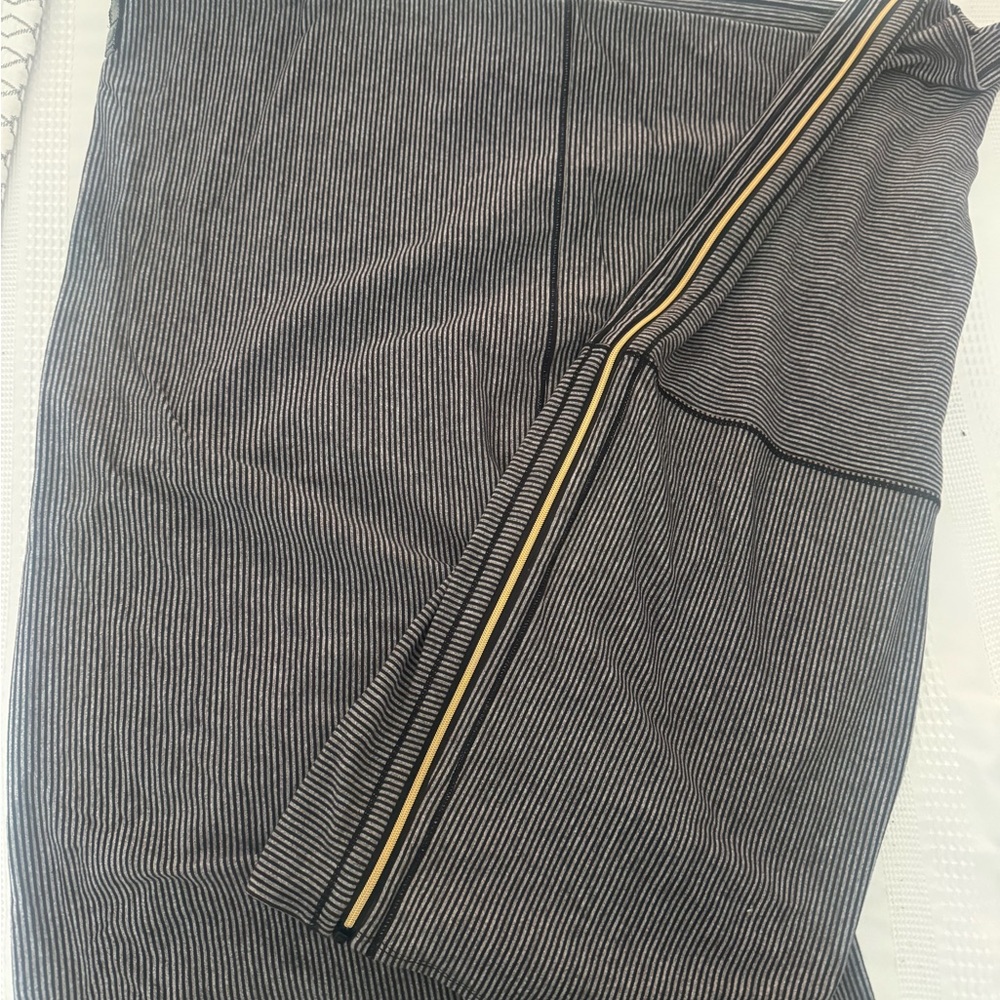 Striped Black & Gray Lululemon scarf with zipper